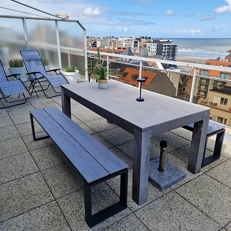 Le 1003 Apartment